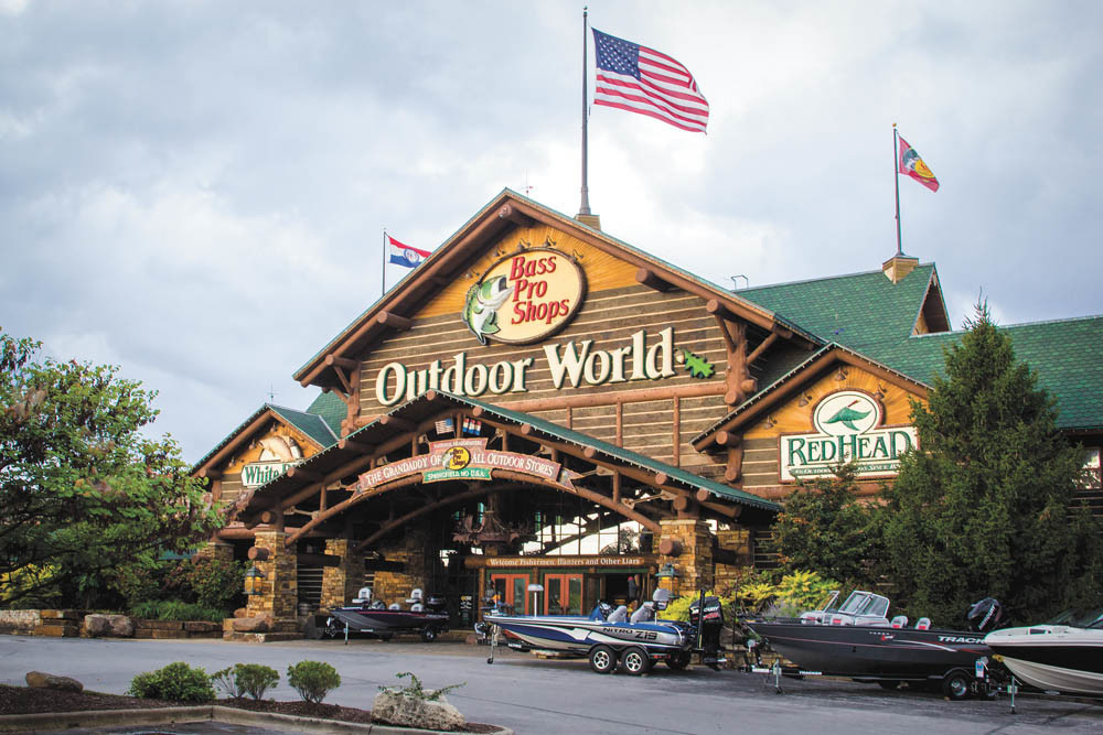 Bass Pro Shops plans to hire 7,000 seasonal workers this holiday season at its namesake and Cabela’s stores.