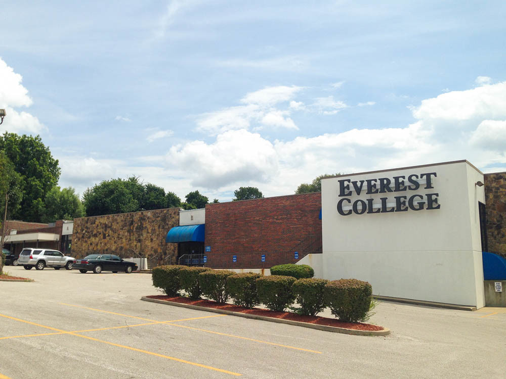 Everest College vacates 28,061 square feet at 1010 W. Sunshine St.
