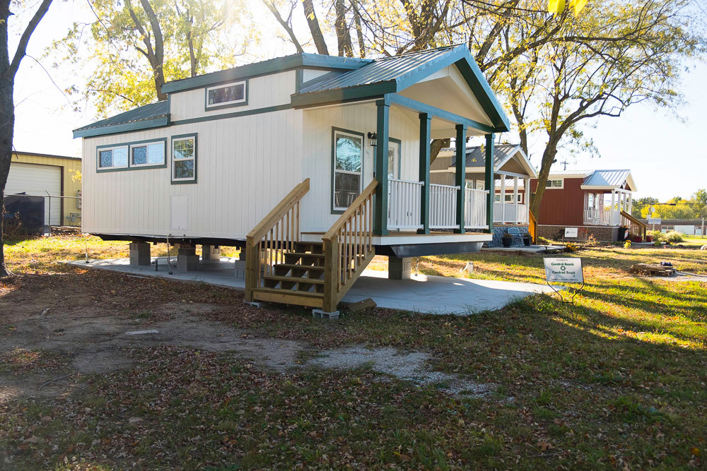 Officials aim to end homelessness through tiny houses at Eden Village ...