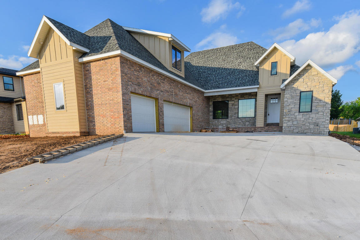 4754 E. Forest Trails Drive
$550,000
Bedrooms: 5
Bathrooms: 4.5
Listing firm: Keller Williams Greater Springfield