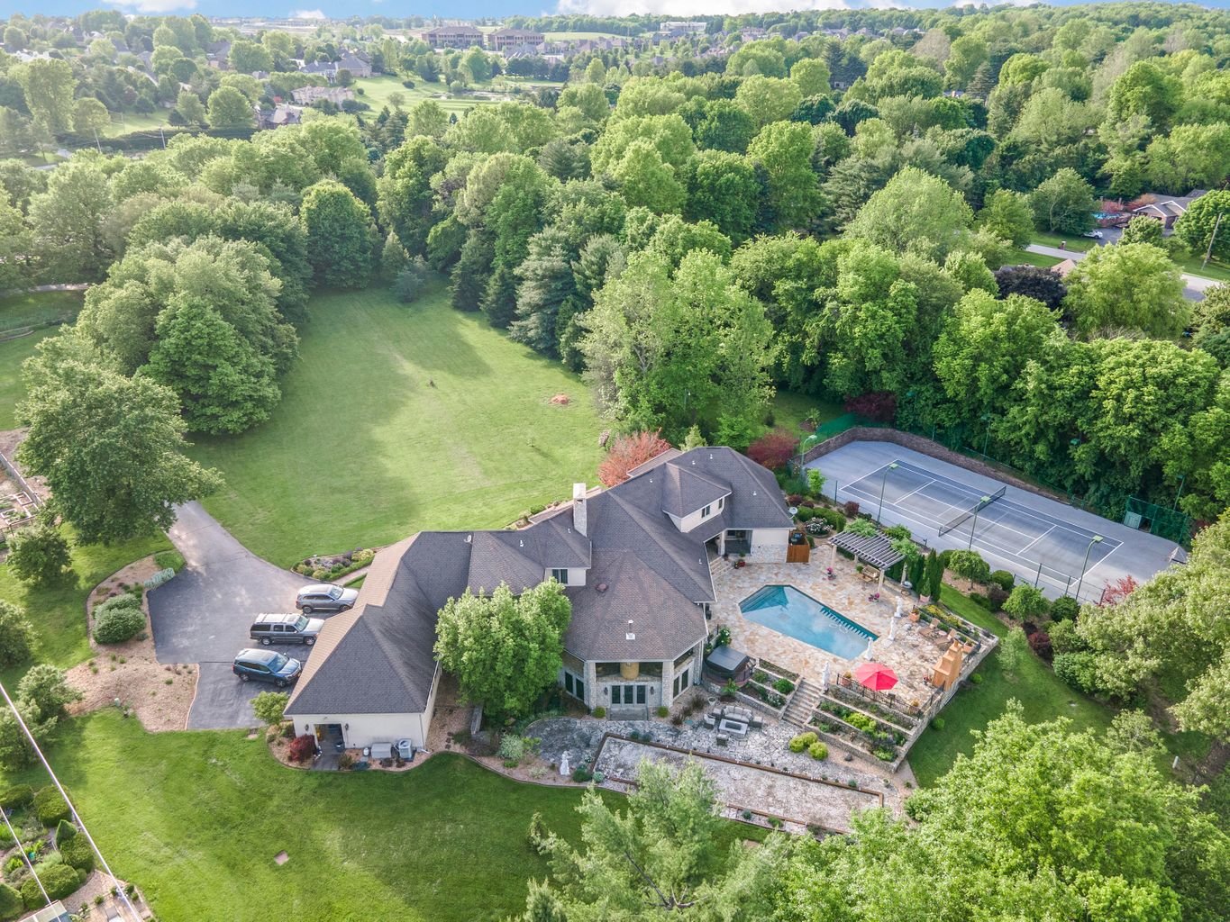 4095 E. Farm Road 164
$1.85 million
Bedrooms: 4
Bathrooms: 6
Listing firm: AMax Real Estate