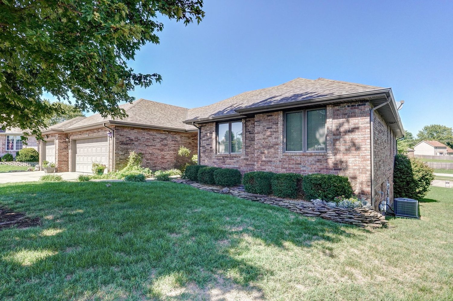 3525 W. Beechwood Place
$585,000
Bedrooms: 4
Bathrooms: 4
Listing firm: Keller Williams Greater Springfield