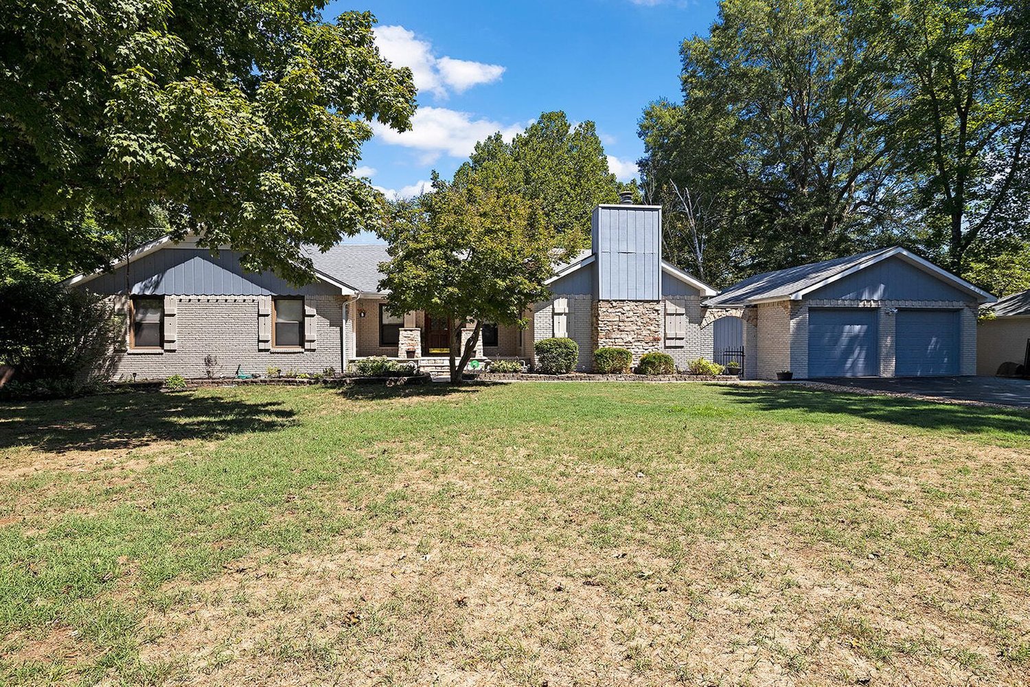 5924 S. Hilltop Drive
$559,000
Bedrooms: 4
Bathrooms: 4
Listing firm: Cantrell Real Estate