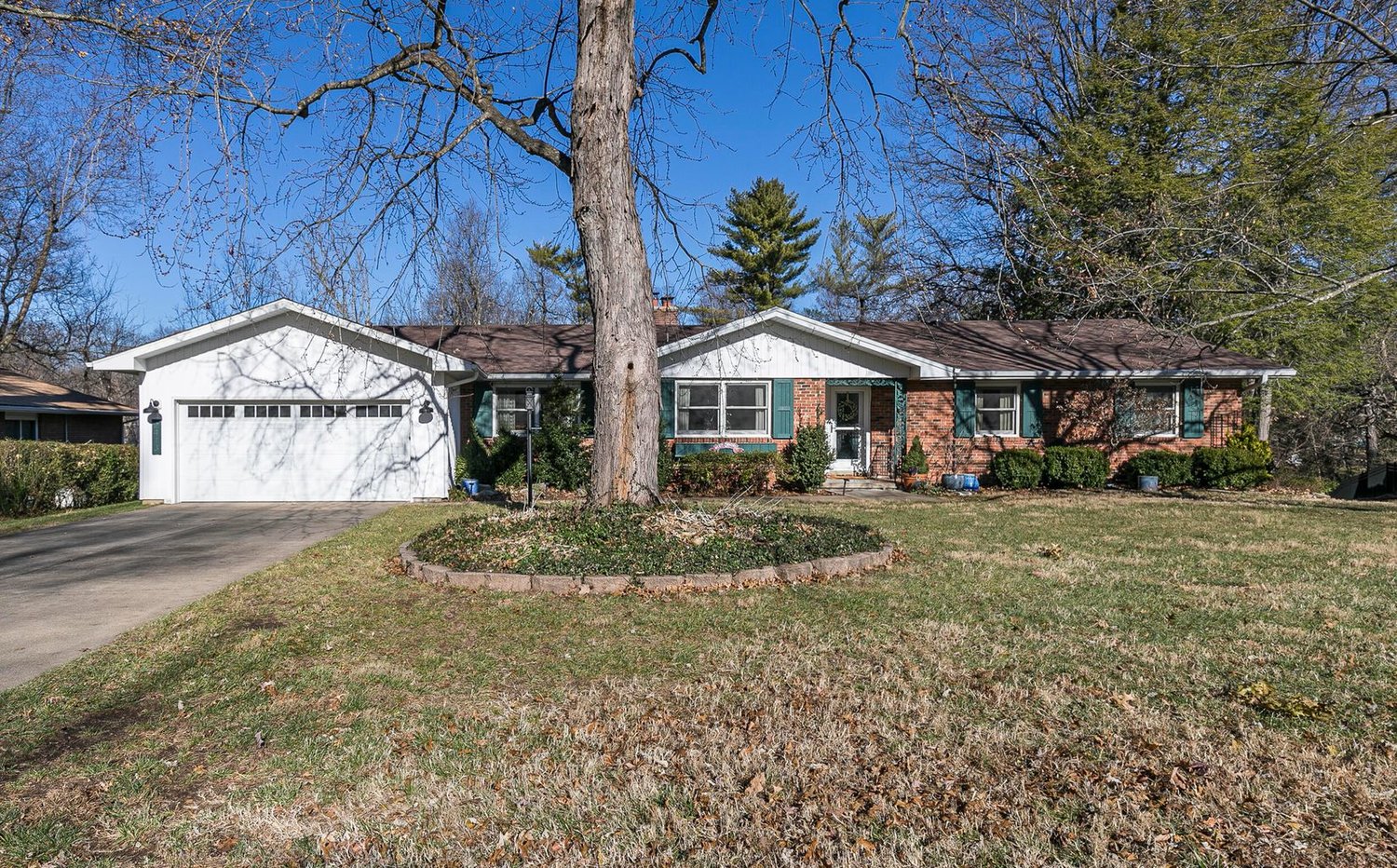 2413 S. Claremont Circle
$549,000
Bedrooms: 4
Bathrooms: 3
Listing firm: Keller Williams Greater Springfield
