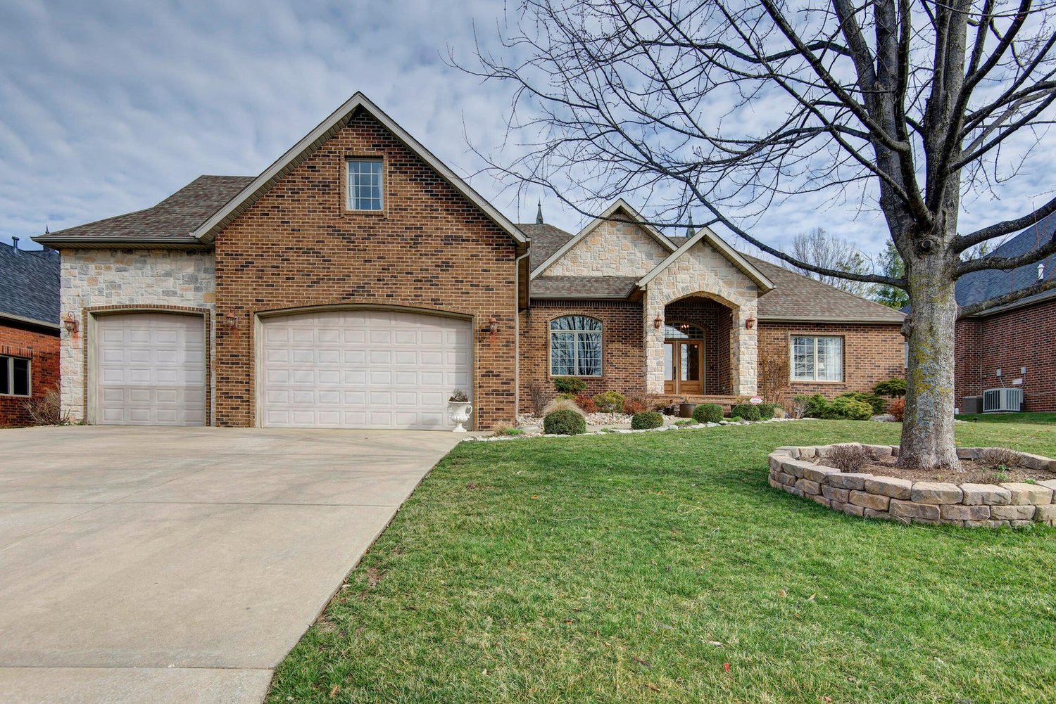 3941 E. Windsmore Drive
$560,000
Bedrooms: 4
Bathrooms: 3
Listing firm: Keller Williams Greater Springfield