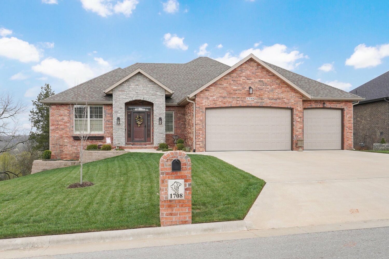 1708 W. Silver Oak Drive
$629,900
Bedrooms: 5
Bathrooms: 4
Listing firm: Old World Realty LLC