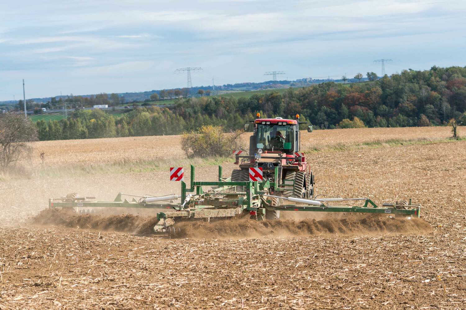 Kelly Tillage makes agricultural machinery.