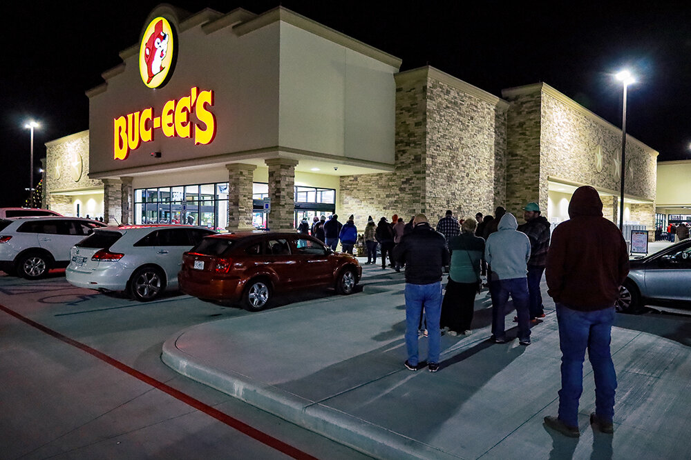 Buc-ee’s fans line up for the grand opening in Springfield this morning. 